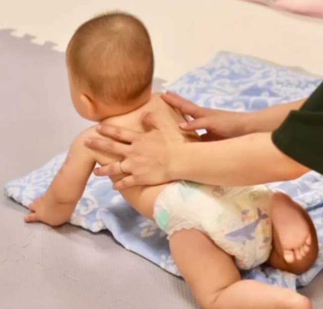 ベビーマッサージ