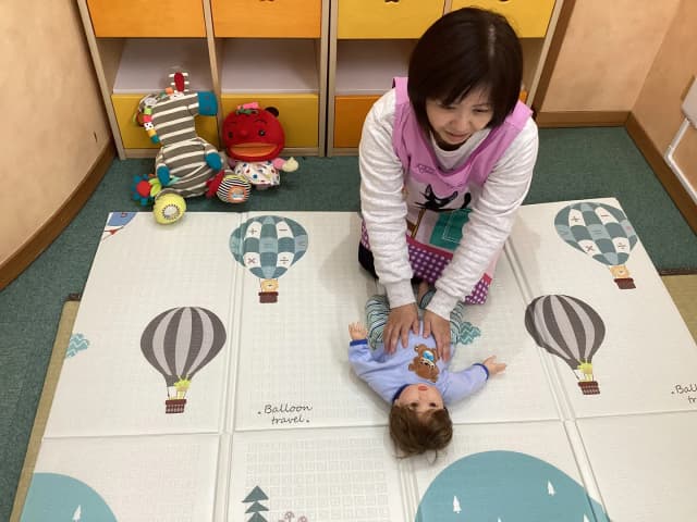 ベビーマッサージ