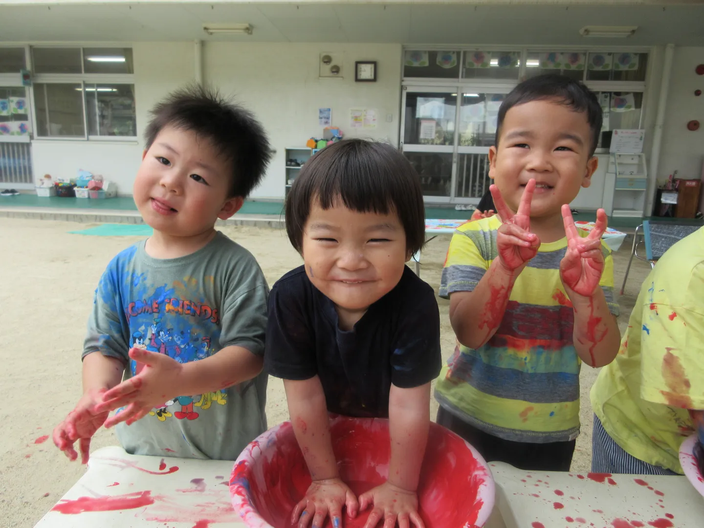 ひとのために行動し、友だちと協力できるこども