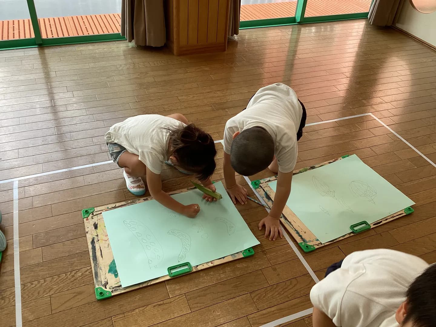 みんなと仲良く遊べるこども