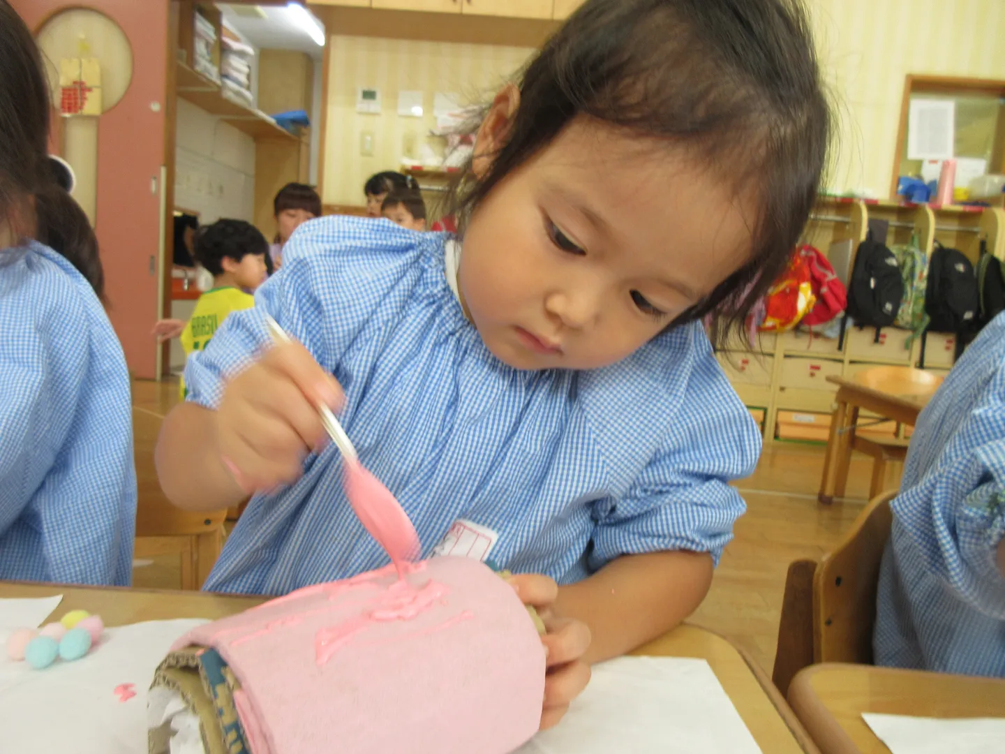 子どもの健康と安全を基本にして保護者の協力の下に家庭養育の補完を行う